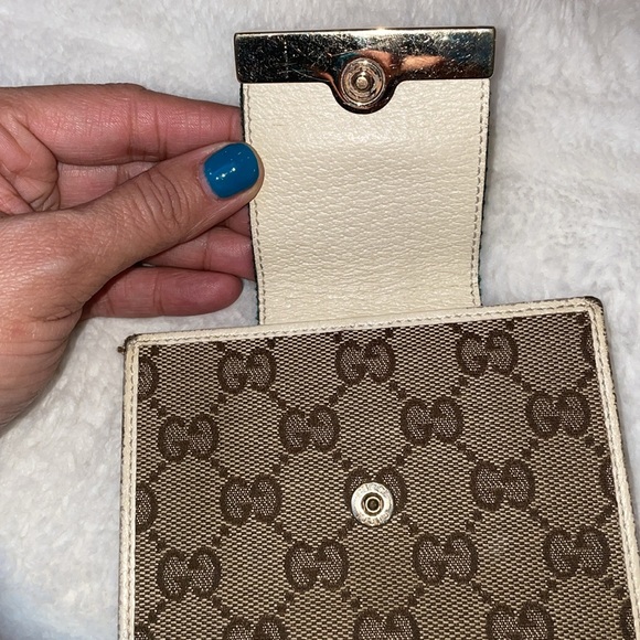 Gg blooms leather wallet Gucci
Beige in Leather - Picture 8 of 13